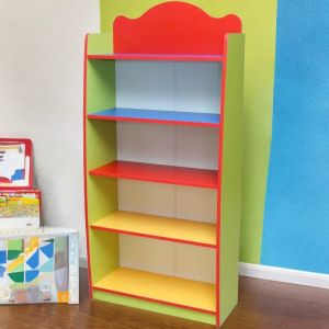  Etajeră pentru carti